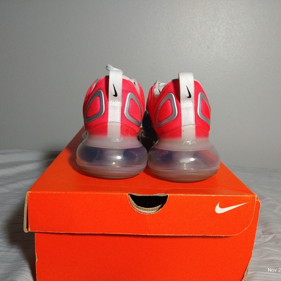 !SOLD!       Nike air max 720 - Picture 4 of 6